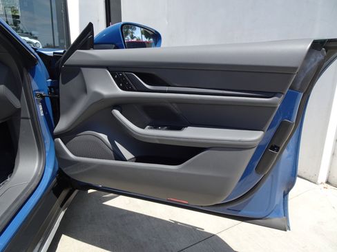 Used 2022 Porsche Taycan 4 Cross Turismo image 19