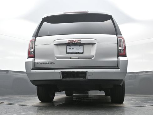 Used 2016 GMC Yukon XL SLT image 32
