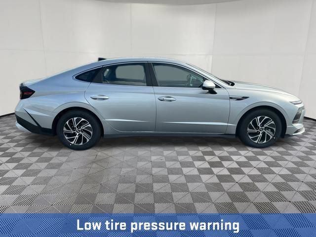 New 2026 Hyundai Sonata Blue FWD image 9