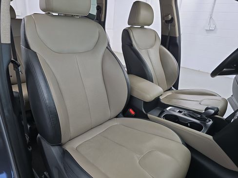 Used 2019 Hyundai Santa Fe Limited FWD image 10