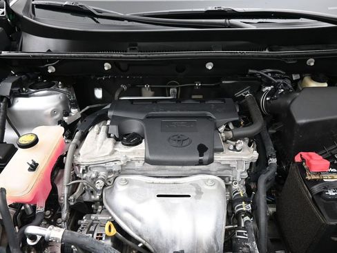 Used 2015 Toyota RAV4 LE image 19