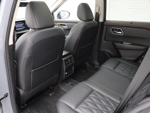 Used 2023 Nissan Rogue Platinum w/ Platinum Premium Package image 11