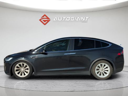 Used 2018 Tesla Model X P100D image 3