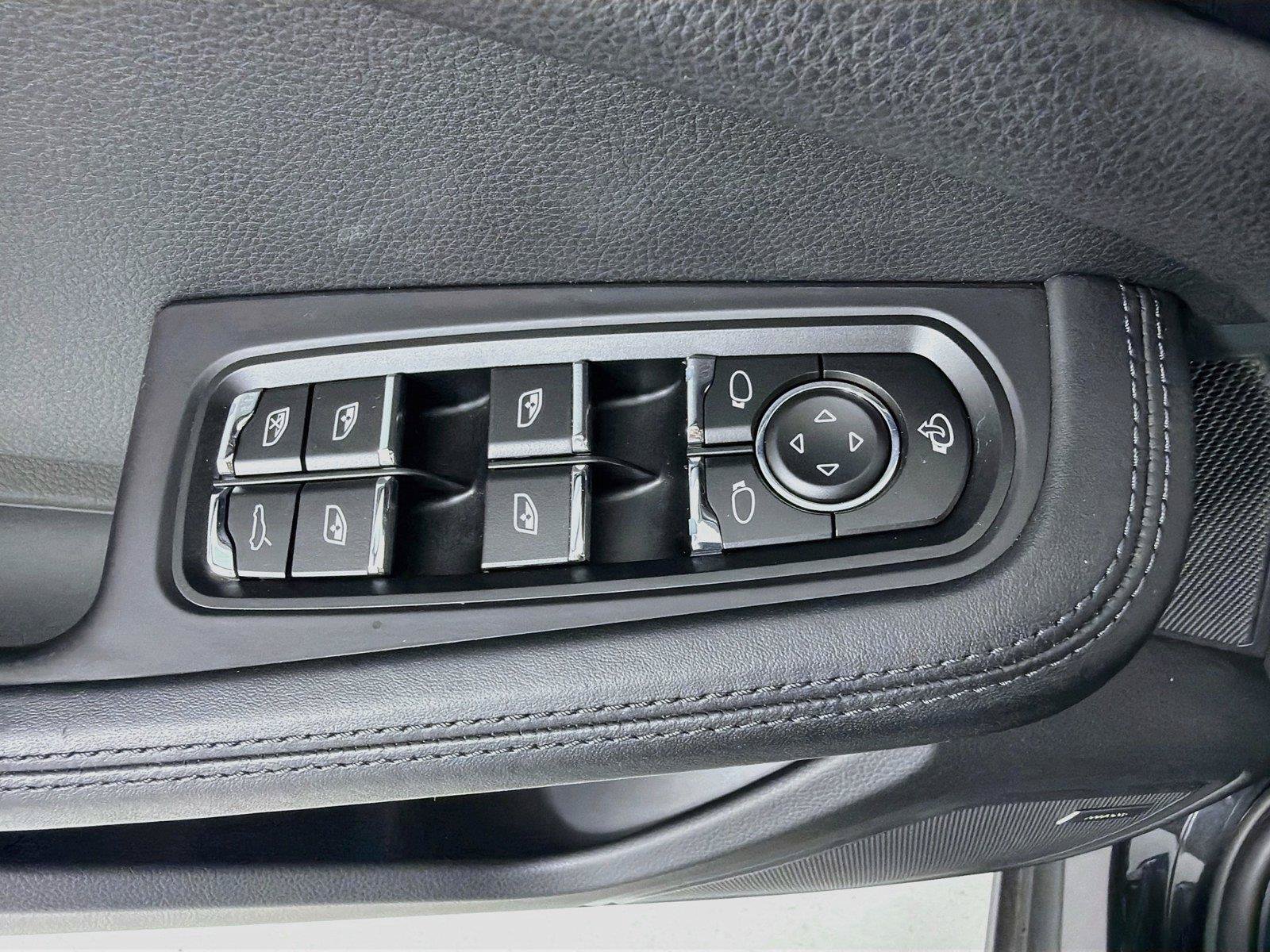 Used 2022 Porsche Macan AWD/4WD image 9