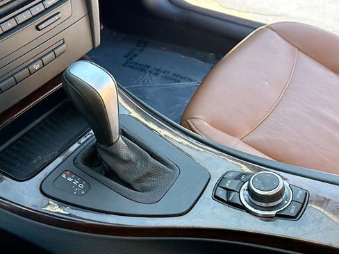 Used 2011 BMW 328i xDrive Sedan image 12