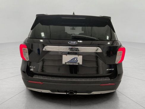 Used 2024 Ford Explorer XLT w/ Equipment Group 202A AWD/4WD image 26
