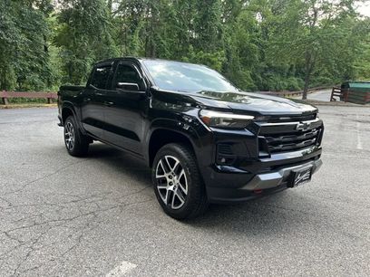 Used 2024 Chevrolet Colorado Z71 w/ Z71 Convenience Package 2