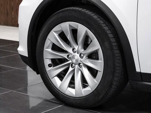 Used 2020 Tesla Model X Long Range image 64