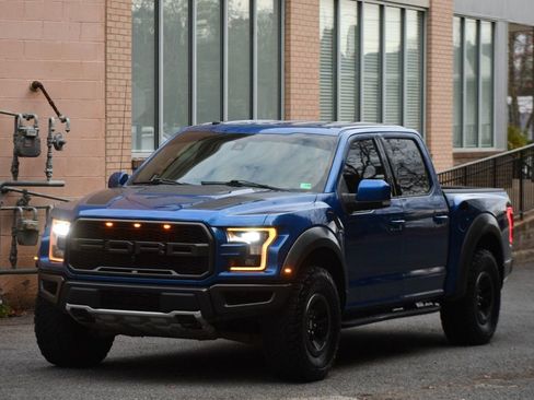 Used 2018 Ford F150 Raptor w/ Equipment Group 802A Luxury image 4