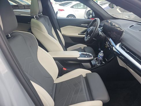 Used 2026 BMW X2 xDrive28i w/ M Sport Package AWD/4WD image 4