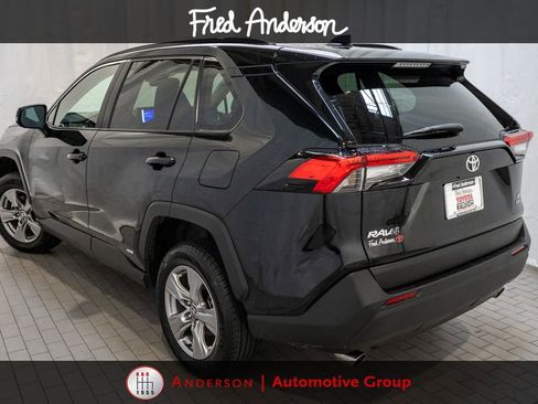 Used 2025 Toyota RAV4 LE AWD/4WD image 3