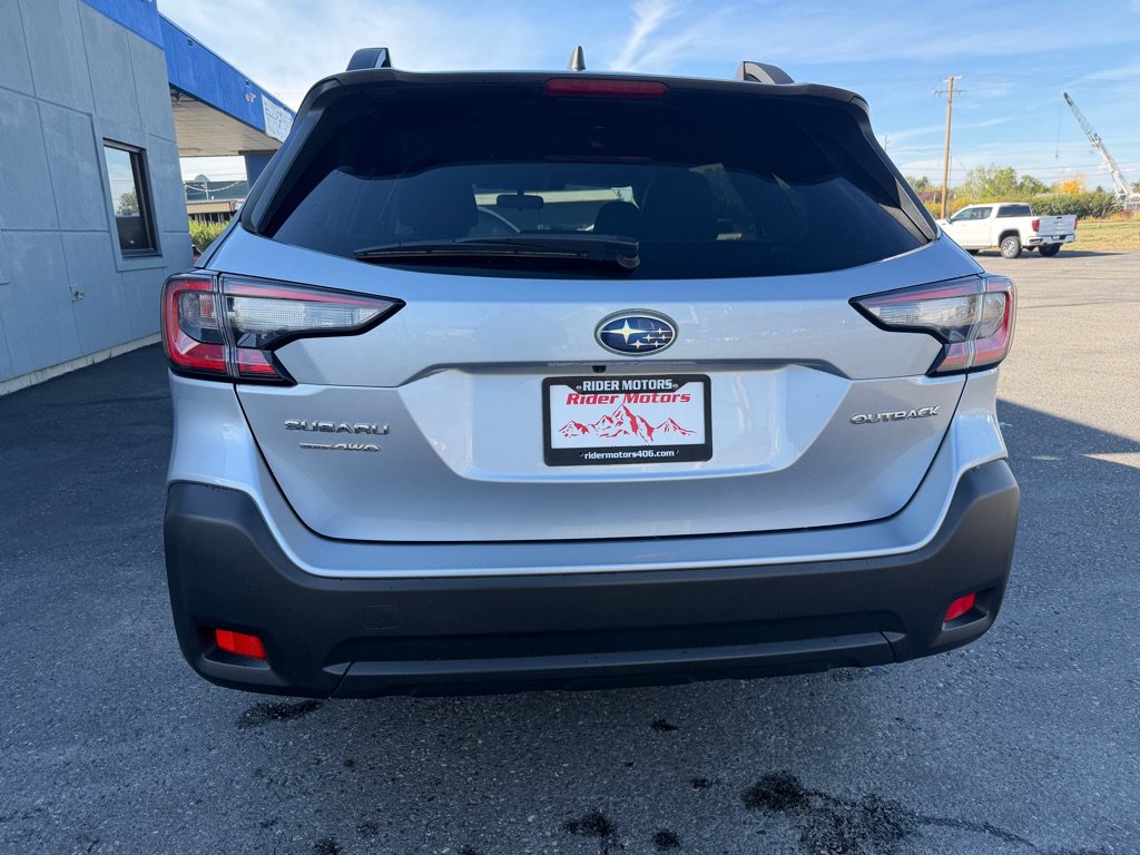 Used 2023 Subaru Outback Premium AWD/4WD image 8