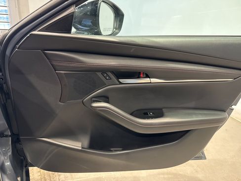 Used 2024 MAZDA MAZDA3 s image 32