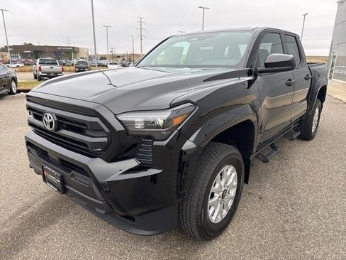 Used 2024 Toyota Tacoma SR image 4