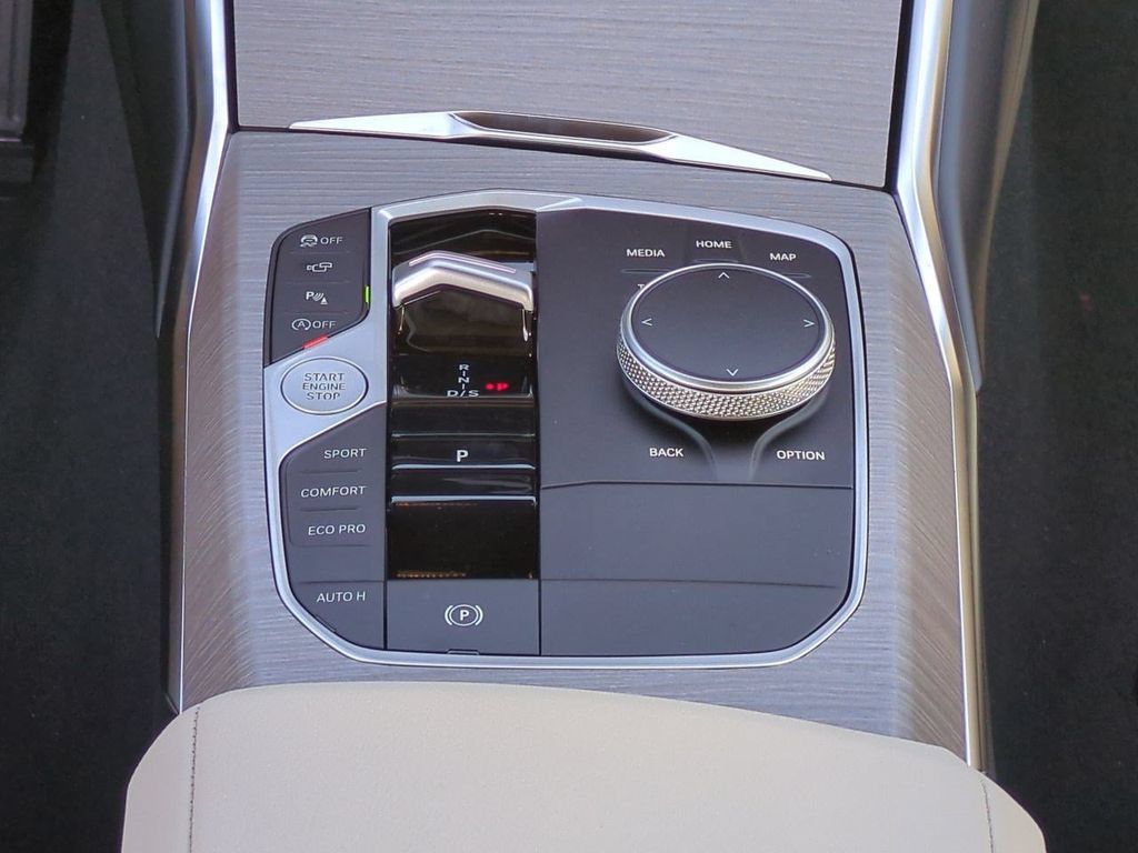 New 2026 BMW 330i Sedan w/ Convenience Package RWD image 19