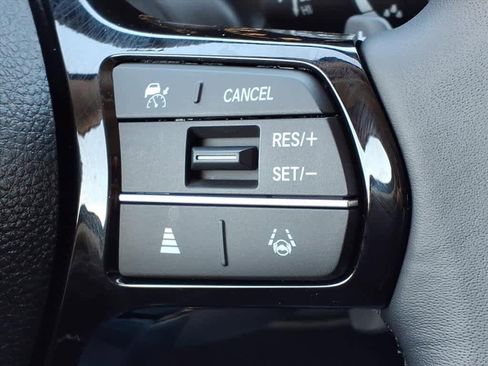 Certified 2025 Honda Pilot Touring image 18