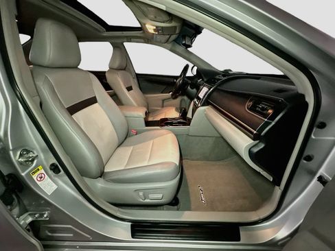 Used 2014 Toyota Camry XLE w/ Leather Package FWD image 36