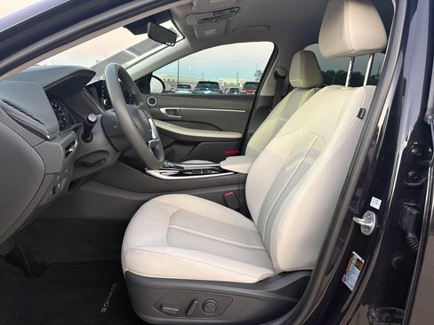 Used 2023 Hyundai Sonata SEL w/ Preferred Accessory Package image 10