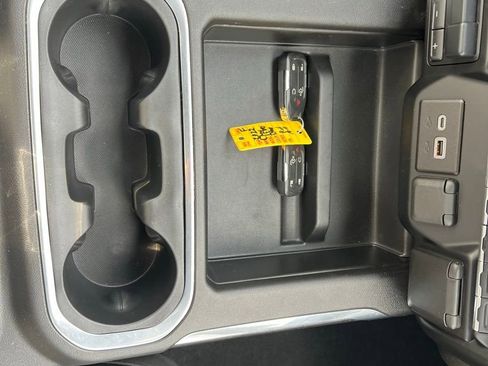 Used 2022 Chevrolet Silverado 1500 LTZ w/ Z71 Off-Road Package image 40