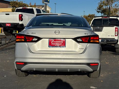 Used 2023 Nissan Altima 2.5 SV image 12