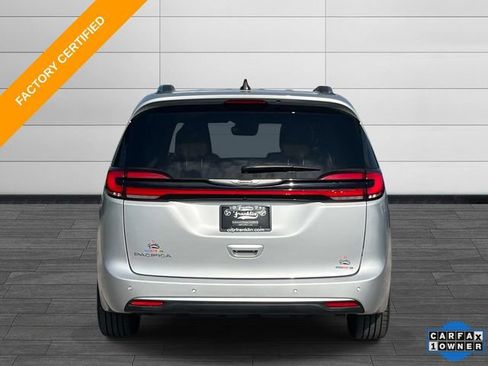Used 2024 Chrysler Pacifica Pinnacle FWD image 5