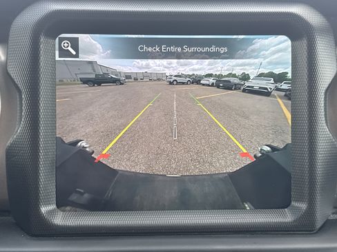 Used 2023 Jeep Gladiator Sport image 12