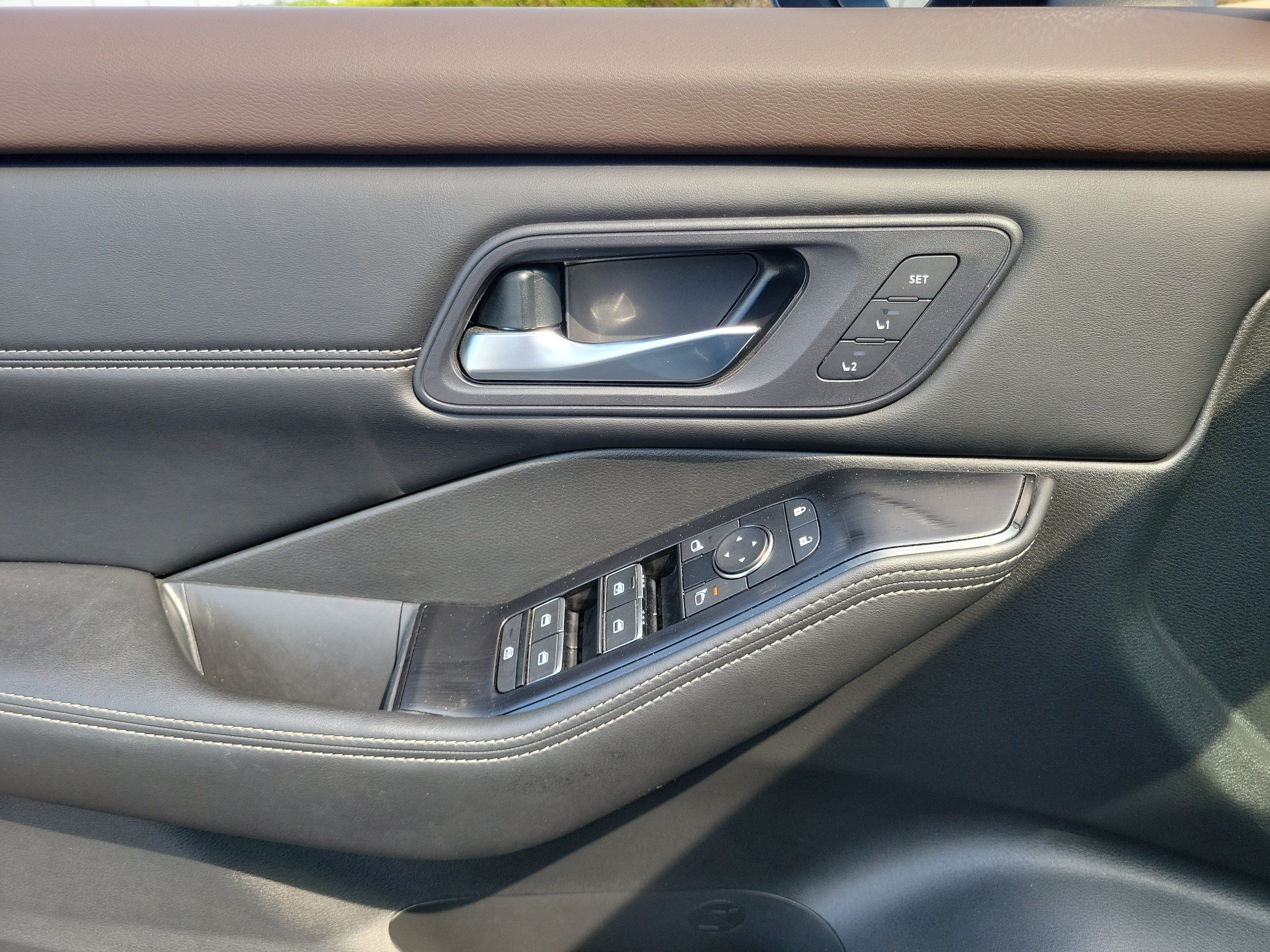 Certified 2023 Nissan Rogue SL w/ SL Premium Package AWD/4WD image 17