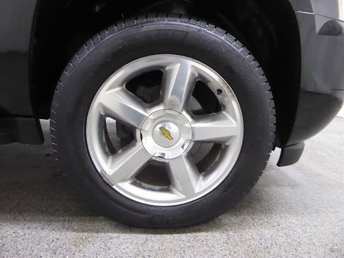Used 2013 Chevrolet Avalanche LTZ image 32