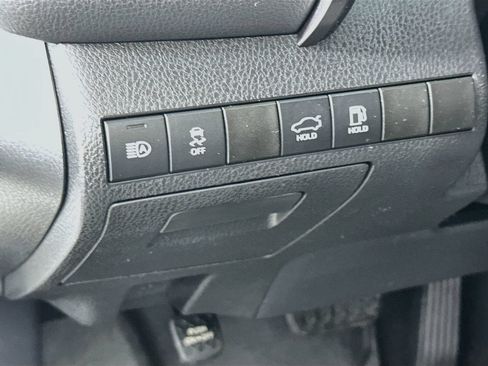 Used 2019 Toyota Camry LE FWD image 10
