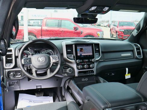 New 2026 RAM 1500 4x4 Crew Cab image 2