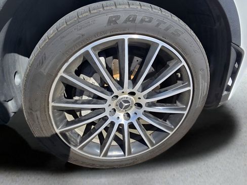 Used 2023 Mercedes-Benz GLC 300 4MATIC Coupe image 8