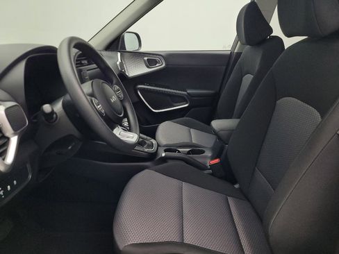 Used 2025 Kia Soul LX image 17