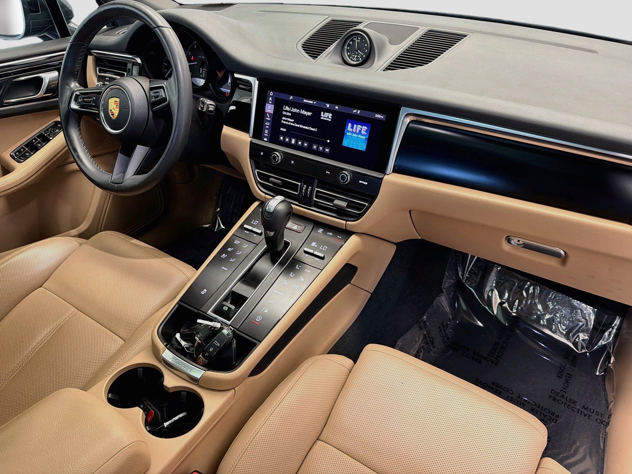 Used 2023 Porsche Macan AWD/4WD image 12