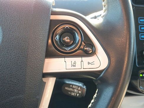 Used 2018 Toyota Prius Three image 20