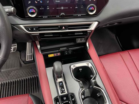 Used 2024 Lexus RX 500h F Sport image 9