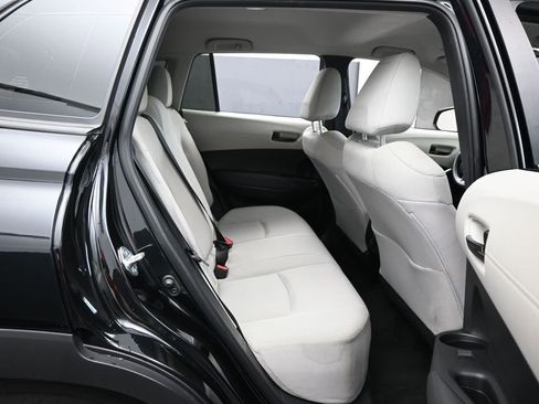 Used 2022 Toyota Corolla Cross L FWD image 32
