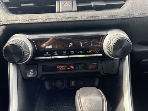Used 2022 Toyota RAV4 LE image 25