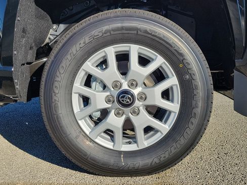 New 2025 Toyota Tacoma SR5 image 5