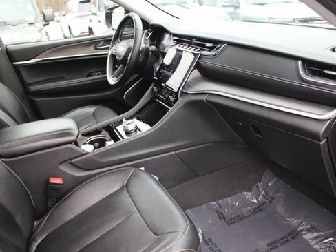 Used 2022 Jeep Grand Cherokee L Limited image 36