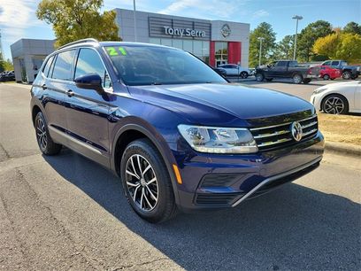 Used 2021 Volkswagen Tiguan SE w/ Panoramic Sunroof Package