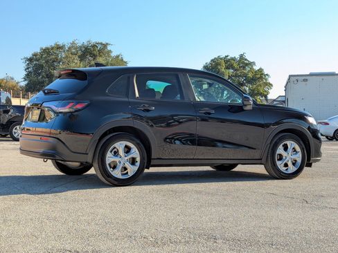Used 2025 Honda HR-V LX image 4