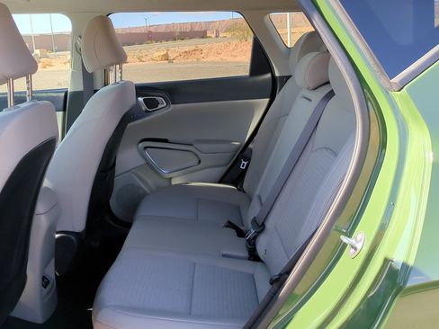 Used 2023 Kia Soul EX image 28