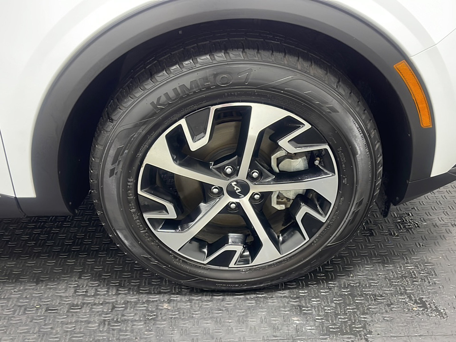 Used 2023 Kia Sportage EX FWD image 24