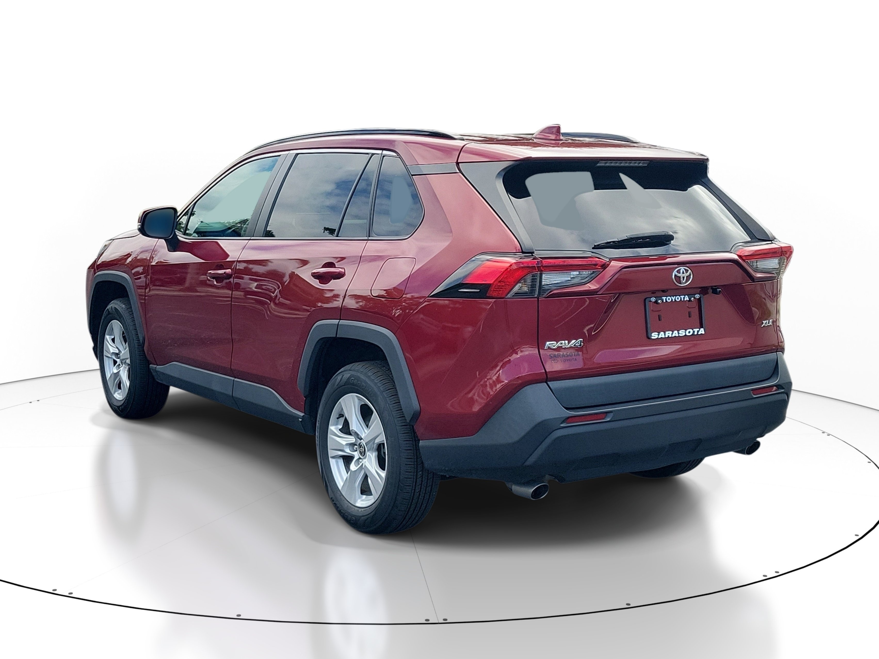 Certified 2021 Toyota RAV4 XLE w/ Convenience Package FWD image 4