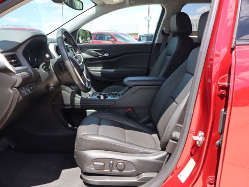 Used 2023 GMC Acadia SLT w/ Elevation Edition FWD image 9