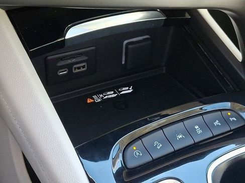 Used 2023 Buick Envision Avenir image 27