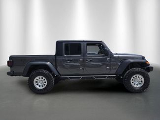 Used 2024 Jeep Gladiator Sport AWD/4WD video 2