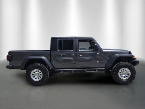 Used 2024 Jeep Gladiator Sport AWD/4WD image 2