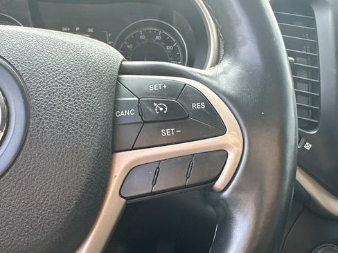 Used 2014 Jeep Cherokee Latitude w/ Cold Weather Group AWD/4WD image 21