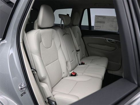 New 2025 Volvo XC90 B5 Plus w/ Protection Package Premier image 24